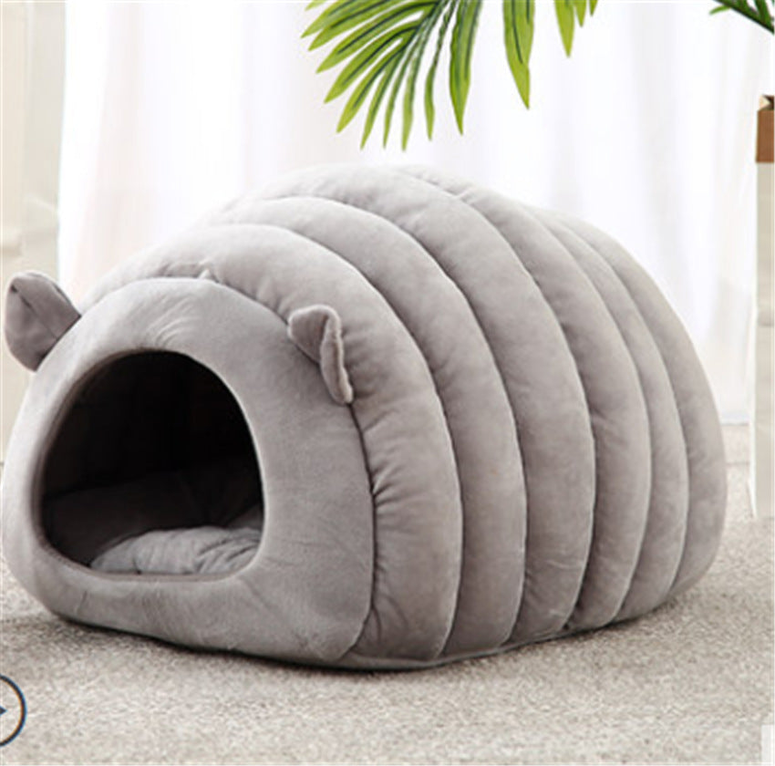 Winter Cat Cave Bed – Warm Enclosed Cat Nest for cozy indoor cat resting.