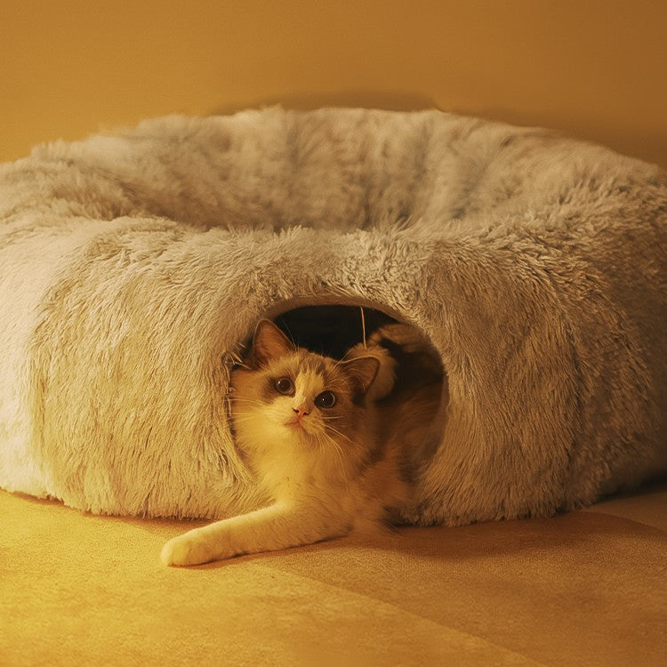 Cat Tunnel Nest – Cozy enclosed bed and play tunnel for cats, featuring a soft, plush surface for comfort.